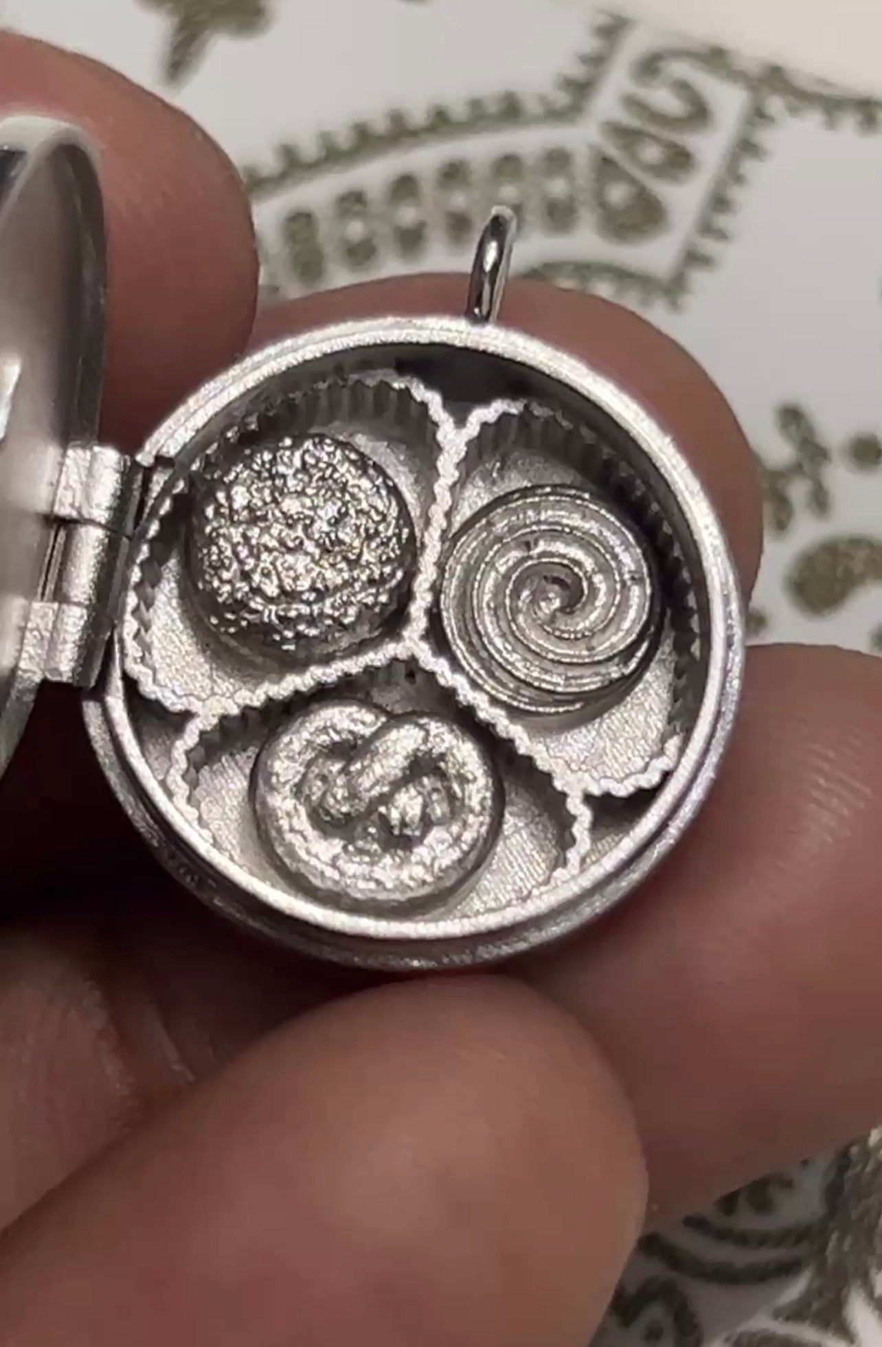 Butter cookie tin charms (silver and gold)