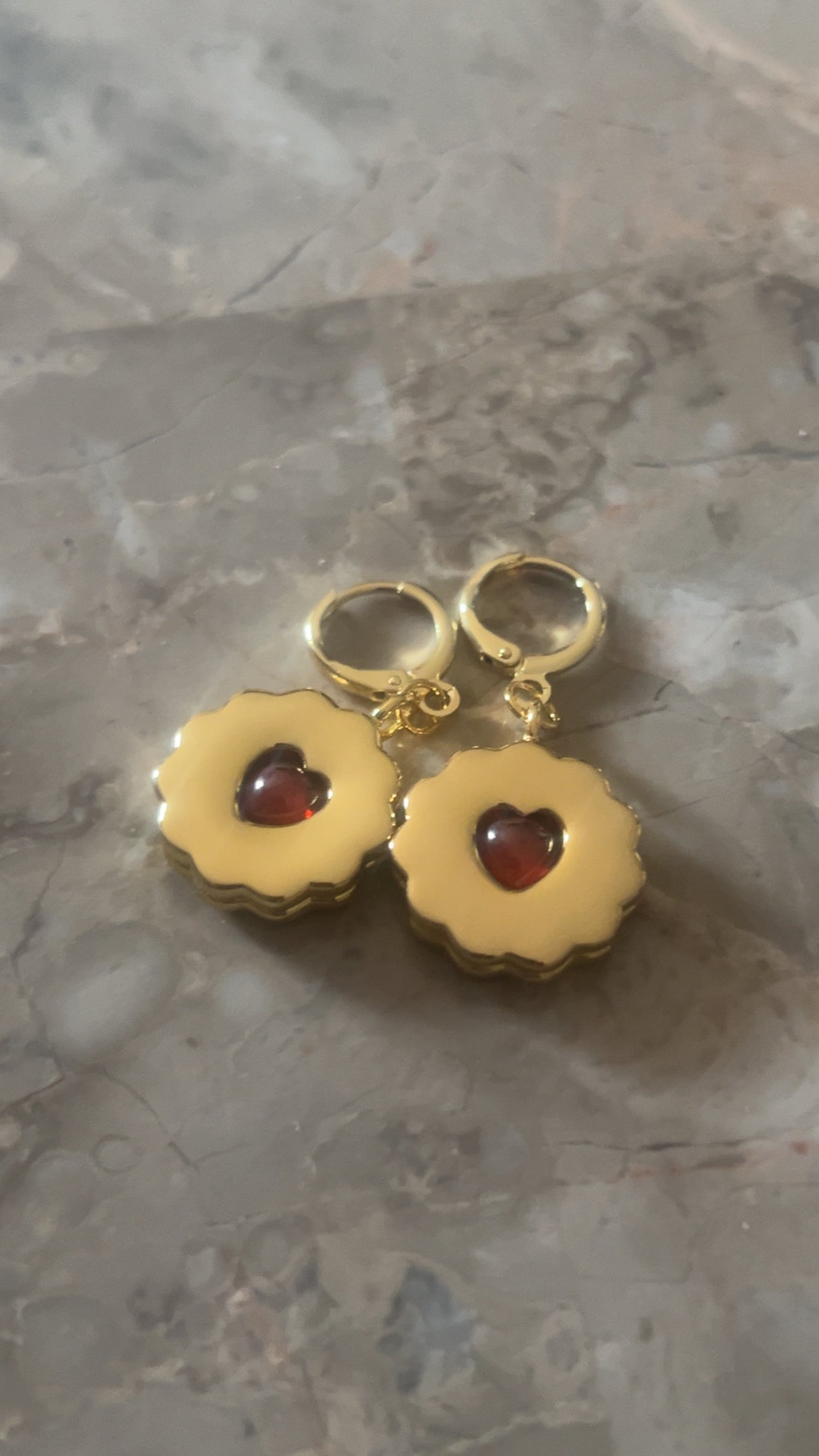 Jammy biscuit earrings Gold