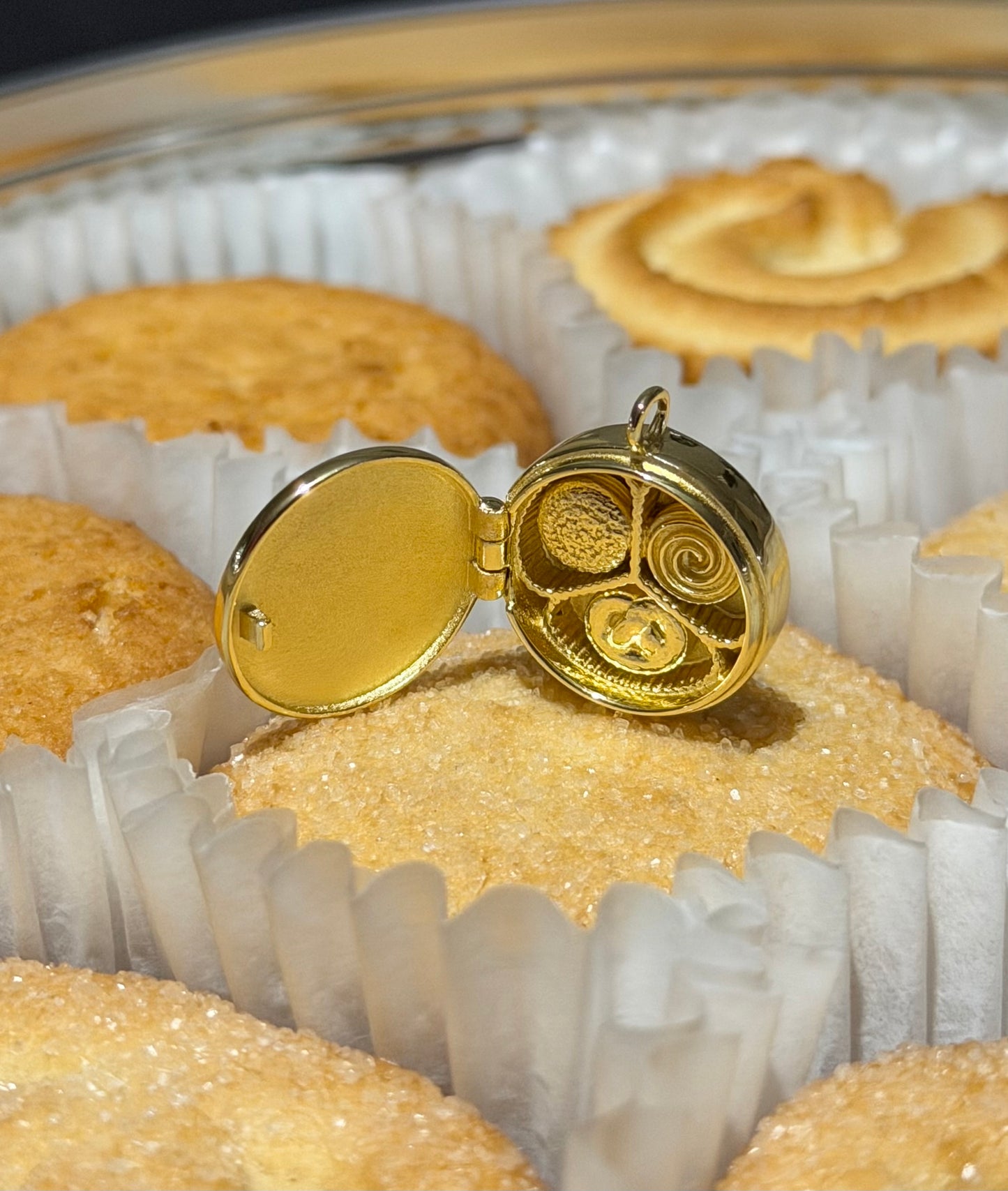Gold Butter cookie tin charm