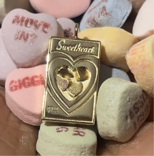 Gold sweetheart box charm